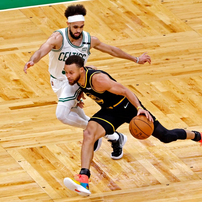 Stephen Curry wearing the Curry 4 FloTro.
